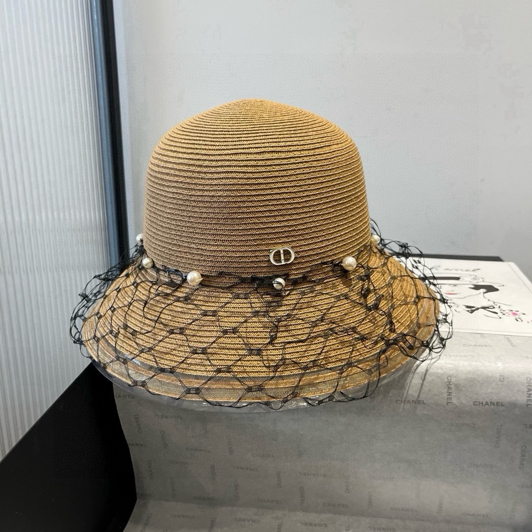 🆕

Dior迪奥新款礼帽，高级PP草，拼色盆帽，名媛风，头围57cm
