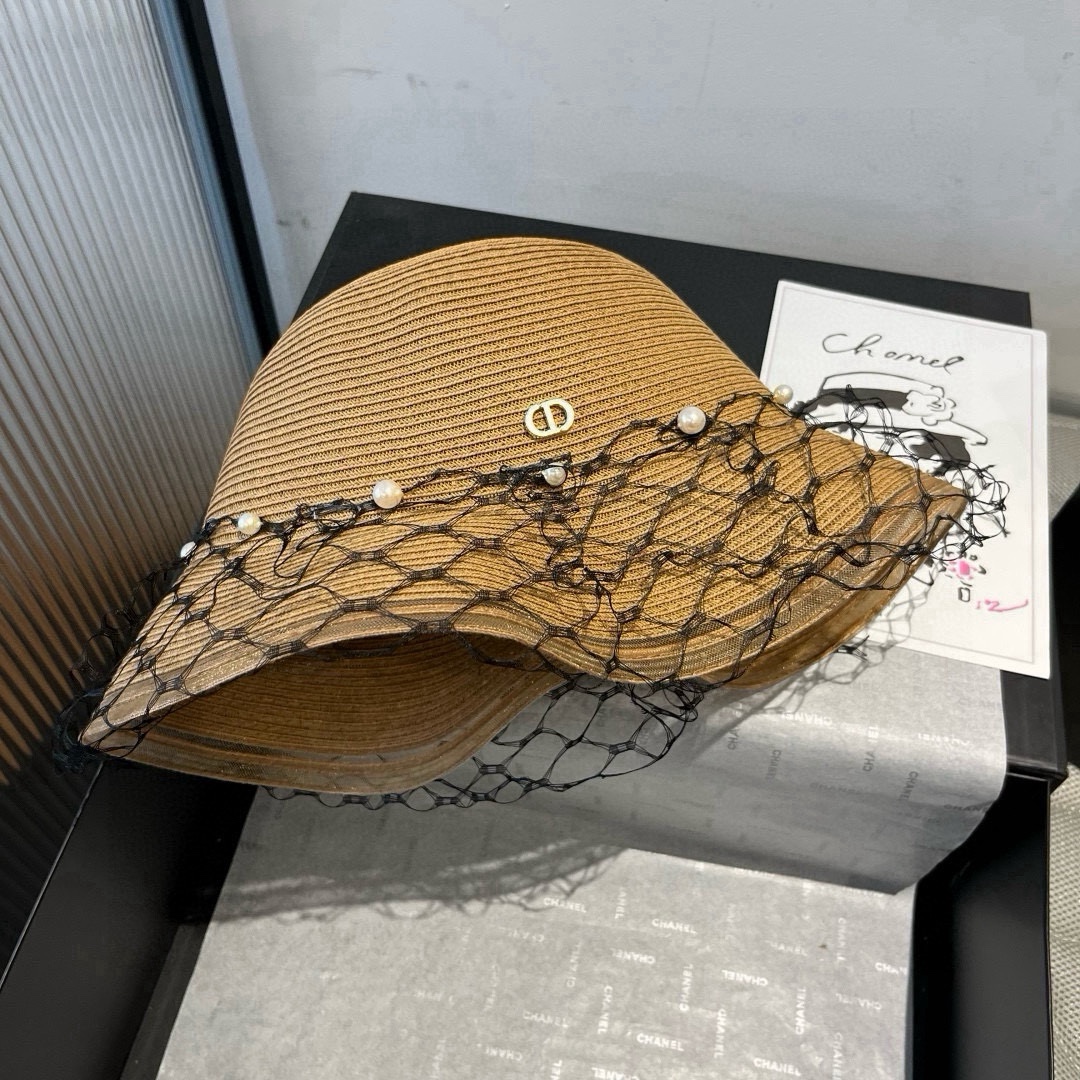 🆕

Dior迪奥新款礼帽，高级PP草，拼色盆帽，名媛风，头围57cm