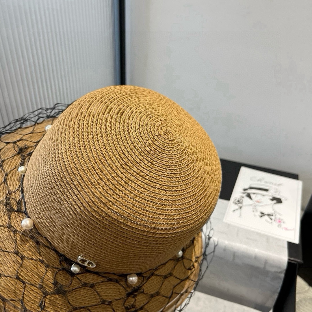 🆕

Dior迪奥新款礼帽，高级PP草，拼色盆帽，名媛风，头围57cm