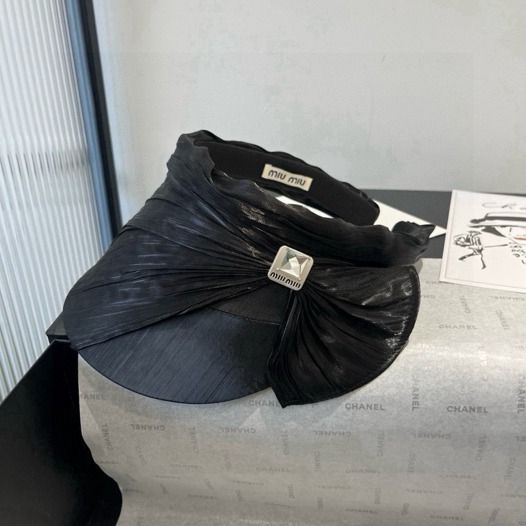 🆕

miumiu缪缪新款真丝发箍，蝴蝶结遮阳帽