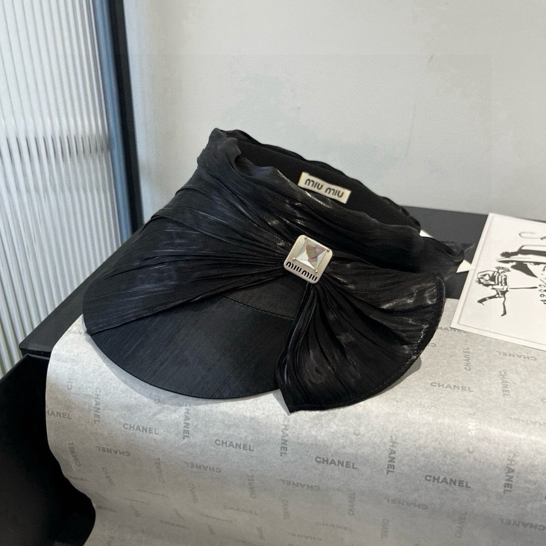 🆕

miumiu缪缪新款真丝发箍，蝴蝶结遮阳帽