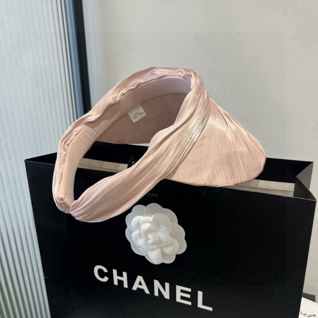 🆕

miumiu缪缪新款真丝发箍，蝴蝶结遮阳帽