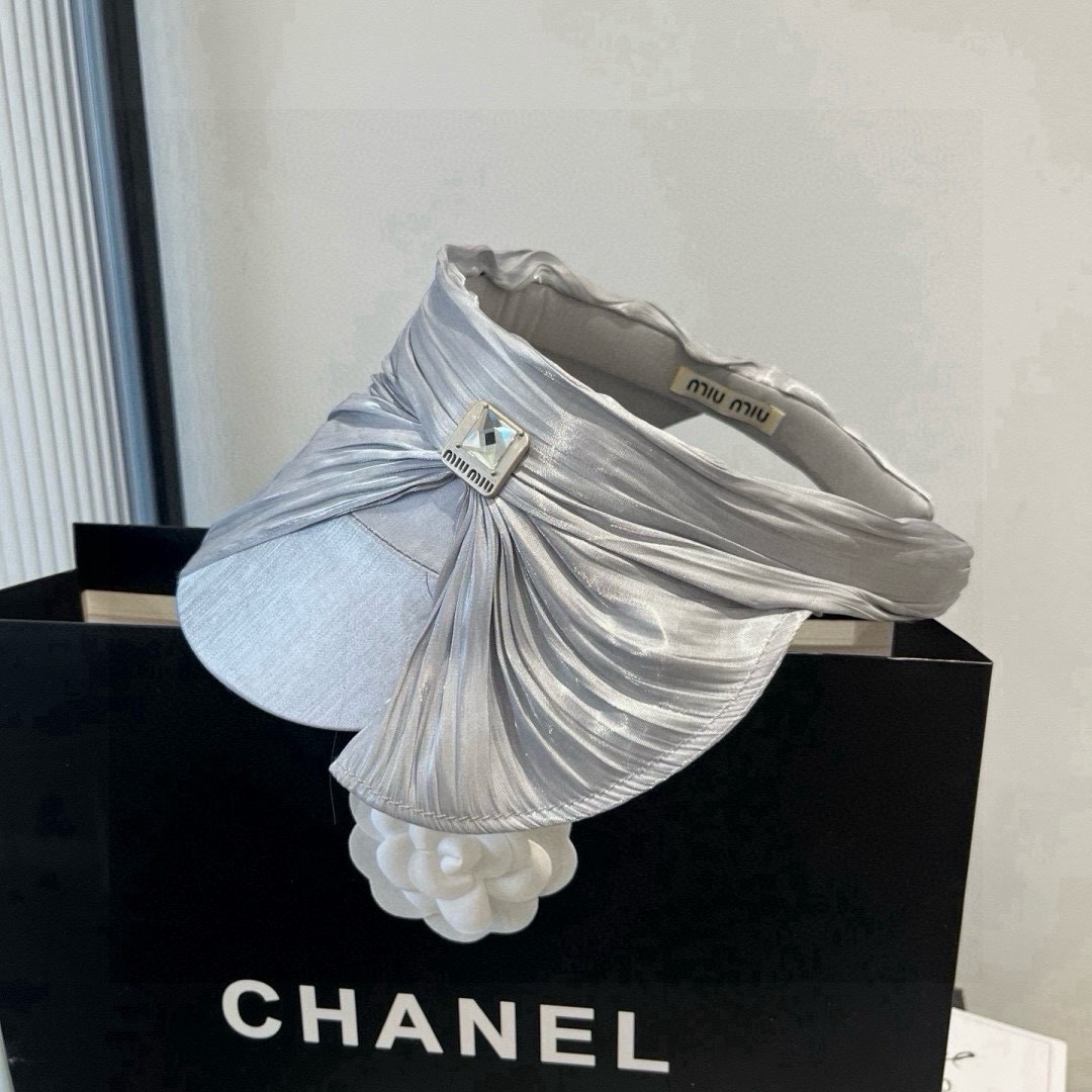 🆕

miumiu缪缪新款真丝发箍，蝴蝶结遮阳帽