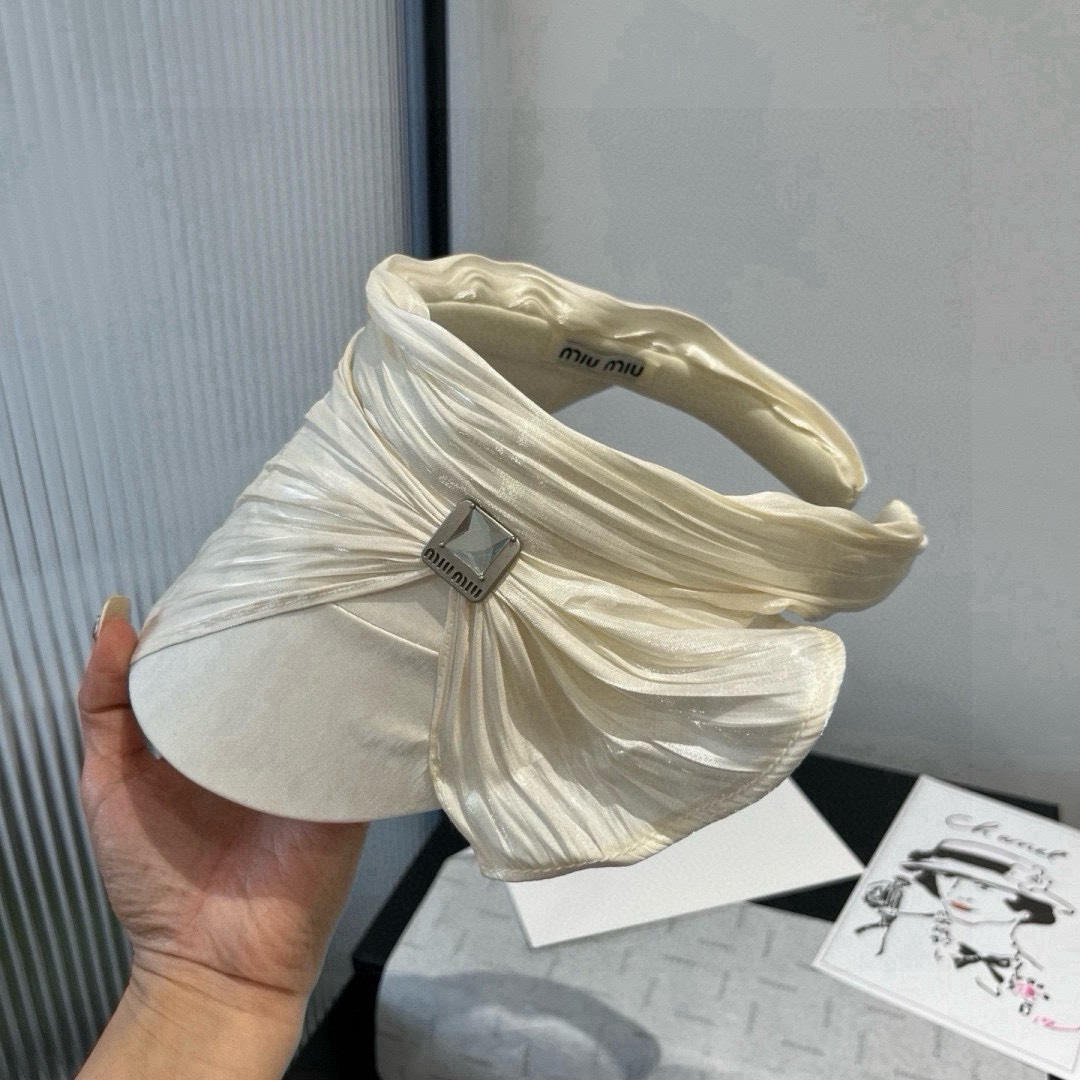 🆕

miumiu缪缪新款真丝发箍，蝴蝶结遮阳帽