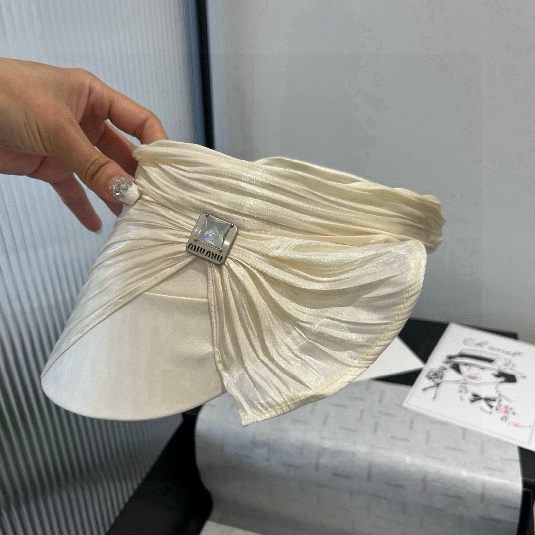 🆕

miumiu缪缪新款真丝发箍，蝴蝶结遮阳帽