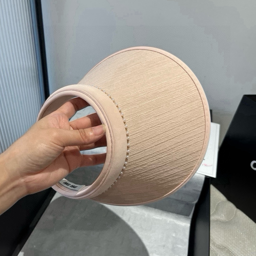 🆕

缪缪miumiu空顶发箍遮阳帽