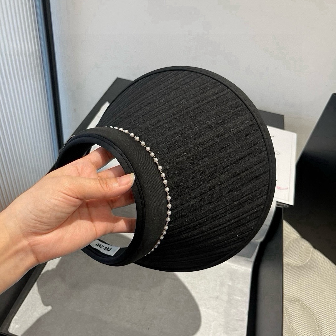 🆕

缪缪miumiu空顶发箍遮阳帽