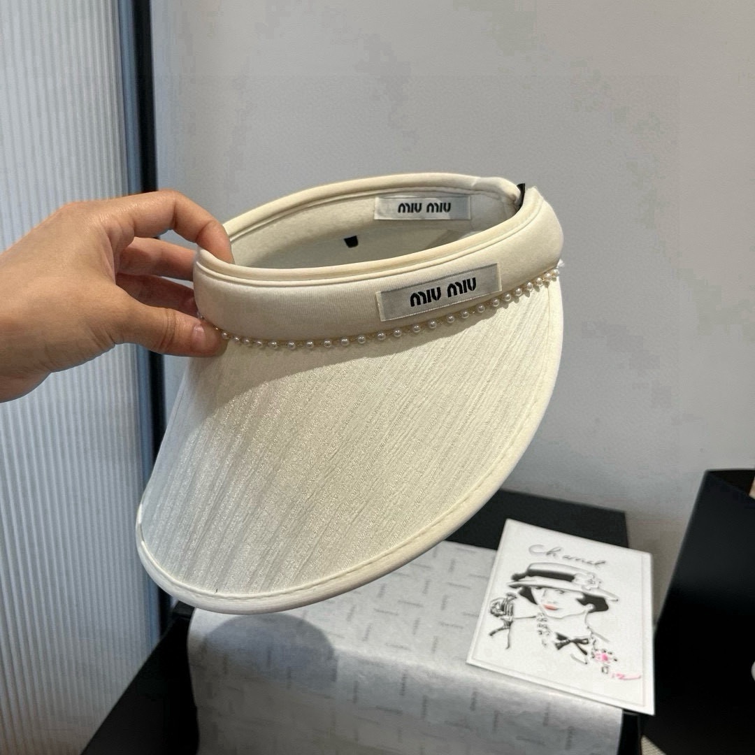 🆕

缪缪miumiu空顶发箍遮阳帽