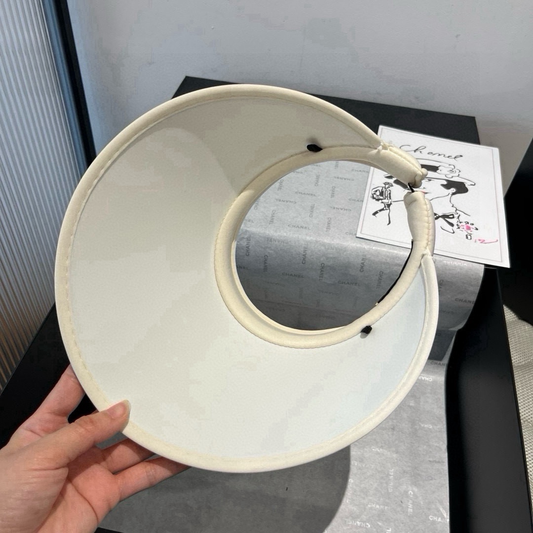 🆕

缪缪miumiu空顶发箍遮阳帽