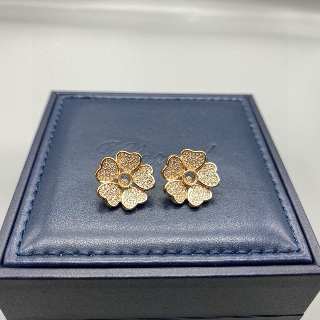 萧邦耳钉镶钻镀18k金工艺 四叶草 心形五花耳钉跳动的心耳钉 白金色 玫瑰金。