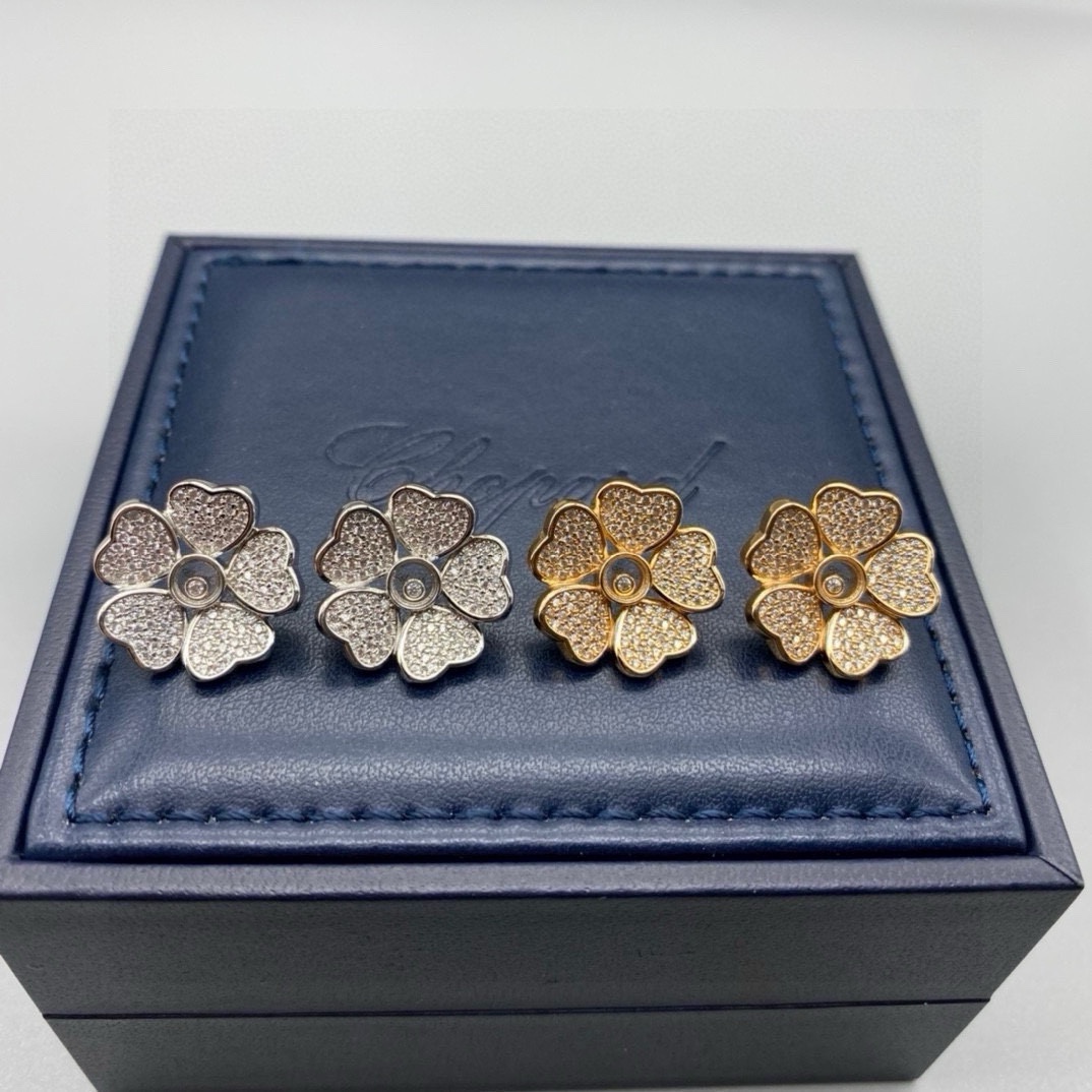 萧邦耳钉镶钻镀18k金工艺 四叶草 心形五花耳钉跳动的心耳钉 白金色 玫瑰金。
