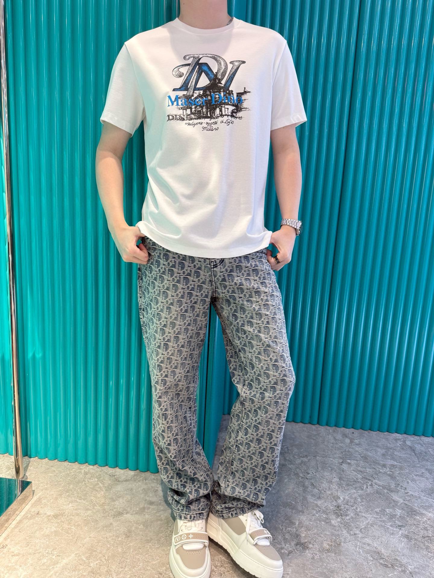 NO:499092,Dino Luxury Products - Brand authentic 2025 latest jeans are shipped in blue, and European and American counters are released simultaneously. Selected custom tannins imported from Italy and matched with the latest slim fit design. The whole brand jacquard design shows the charm. You are definitely worthy of it. Number of codes 29-38 (model 180/wear 32, with Hong Kong Lane Crawford gift box packaging), jeans, alexander wang19860909Dino奢品-品牌正品2025最新款牛仔裤蓝色出货 欧美专柜同步发售.精选意大利进口定制丹宁面料搭配最新的修身设计,通体品牌提花设计相当彰显韵味 您绝对值得拥有.码数29-38（模特180/穿32,配香港连卡佛礼盒包装）,,jeans,alexander wang,Men's clothing