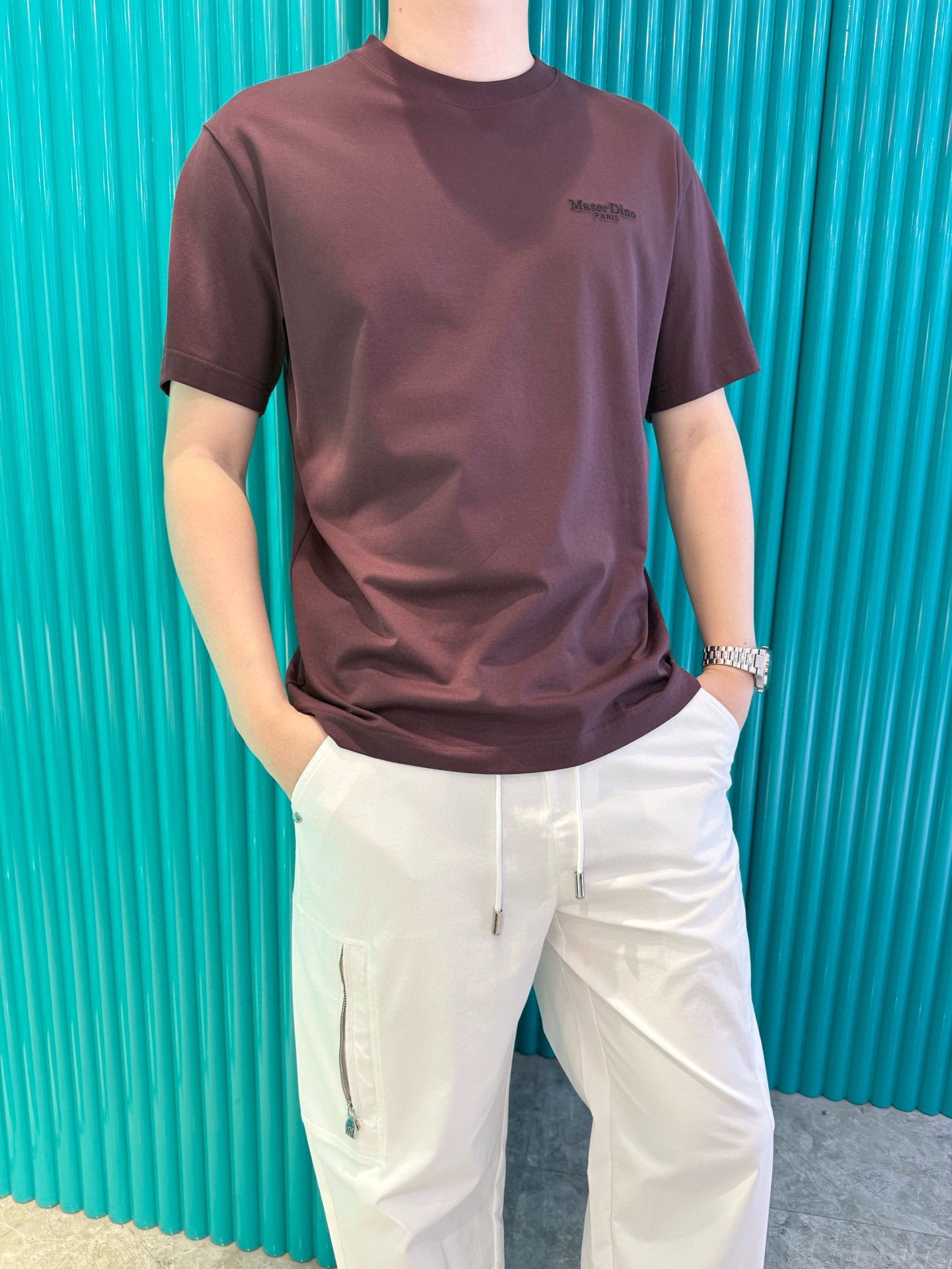 NO:499096,Dino luxury products - brand authentic 2025 latest round neck T-shirt shipment, hot-selling items in Europe and the United States!  Selected Italian imported brands to customize 100% European cotton!  The brand logo on the chest is matched with the latest design to highlight fashion!  Number of codes 48-56 (model 180/wear 50, with Hong Kong Lane Crawford gift box packaging), tees, t-shirt, alexander wang19860909Dino奢品-品牌正品2025最新圆领T恤出货 欧美热销单品！精选意大利进口品牌定制百分百欧货棉！胸口的品牌标志搭配最新的设计,彰显时尚 ！码数48-56（模特180/穿50,配香港连卡佛礼盒包装）,,tees，t-shirt,alexander wang,Men's clothing