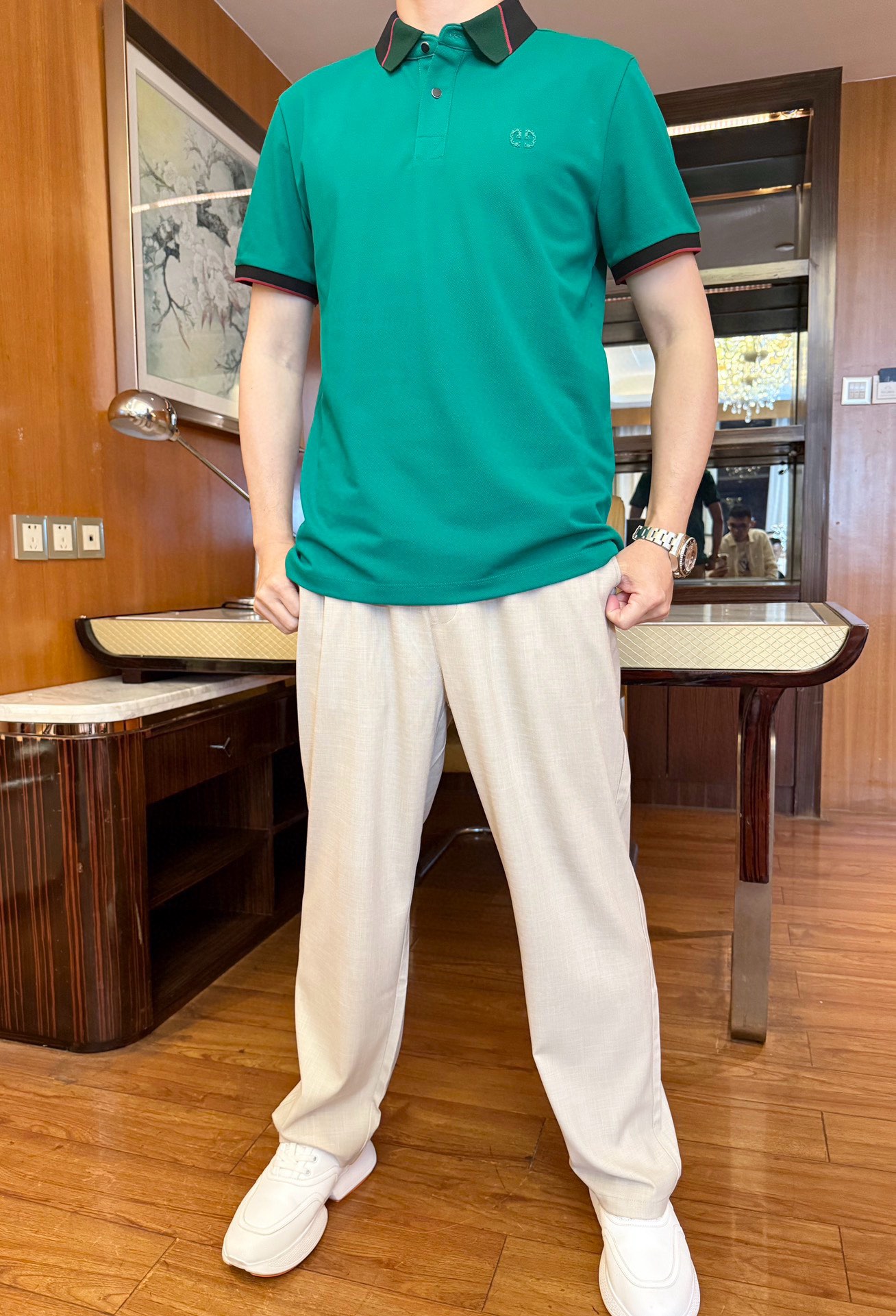 NO:499089,Guqi-2025 counter latest hot Polo is shipped, European and American counters are released simultaneously!  Selected Italian imported fine cotton fabrics with simple and elegant designs, the collar color-blocking design highlights the charm, business and casual quality. Number 48-56 (model 173/130 wears 48, with Hong Kong Lane Crawford gift box packaging), alexander wang19860909古琦-2025专柜最新爆款Polo出货 欧美专柜同步发售！精选意大利进口精棉面料搭配简约大方的设计,领子的拼色设计彰显韵味 商务休闲精品.码数48-56（模特173/130穿48,配香港连卡佛礼盒包装）,,alexander wang,Men's clothing