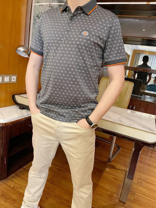 NO:499094,Hermes - the latest hot Polo in 2025 is shipped, and it’s a hot item in London!  Selected Italian imported mercerized cotton fabrics with the latest designs, the whole H print shows taste, business and casual boutique. Size: 48-56 (model 173/130 wears 48 sizes, with Hong Kong Lane Crawford gift box packaging), hermes, alexander wang19860909爱马仕-2025最新爆款Polo出货 伦敦热销单品！精选意大利进口丝光棉面料搭配最新的设计,通体的H印花彰显品味 商务休闲精品.尺码:48-56（模特173/130穿48码,配香港连卡佛礼盒包装）,,hermes,alexander wang,Men's clothing