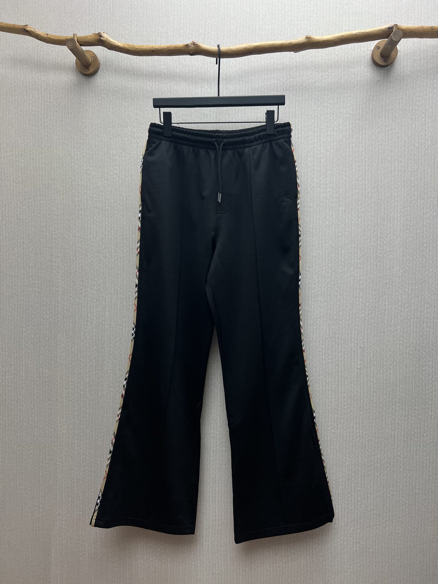 Burberry 25ss pantalón casual delgado con cordones y nuevo logo para mujer, negro, versión alta. Tamaño: S.M.L.