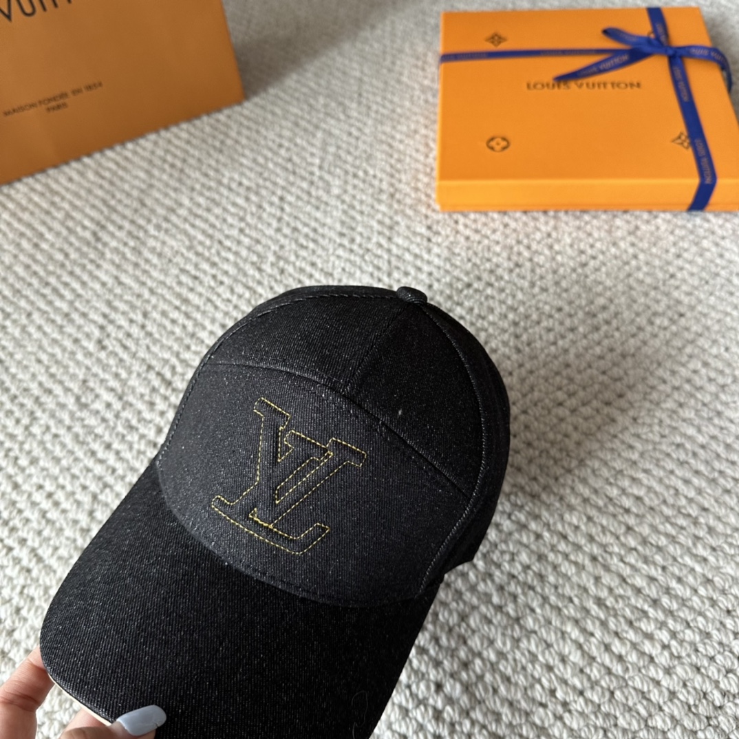 

LV路易威登棒球帽  轻盈透气。完美版型，独家实物拍摄，男女适用