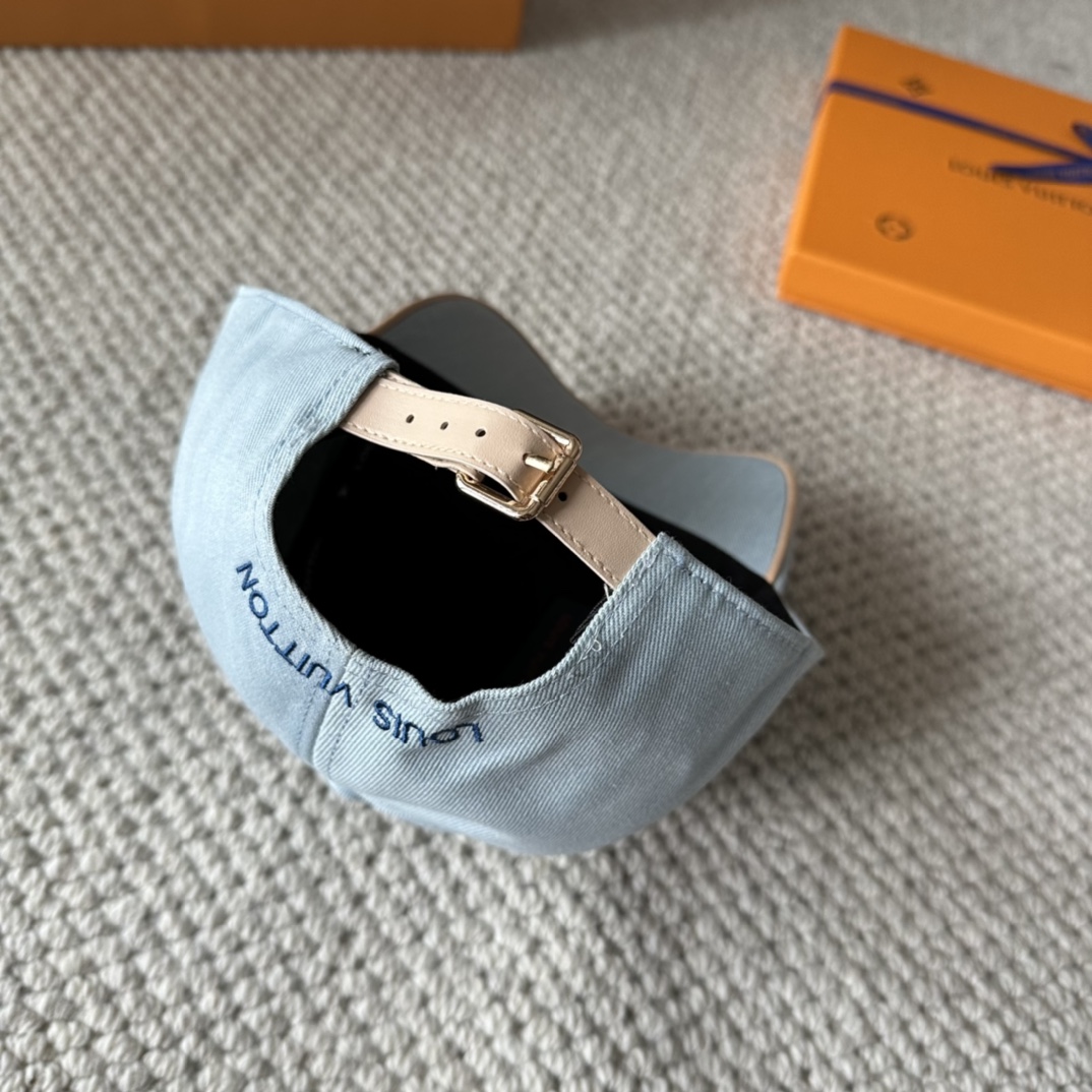 

LV路易威登棒球帽  轻盈透气。完美版型，独家实物拍摄，男女适用