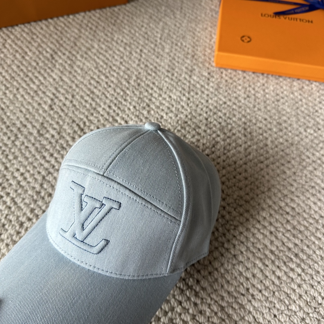 

LV路易威登棒球帽  轻盈透气。完美版型，独家实物拍摄，男女适用