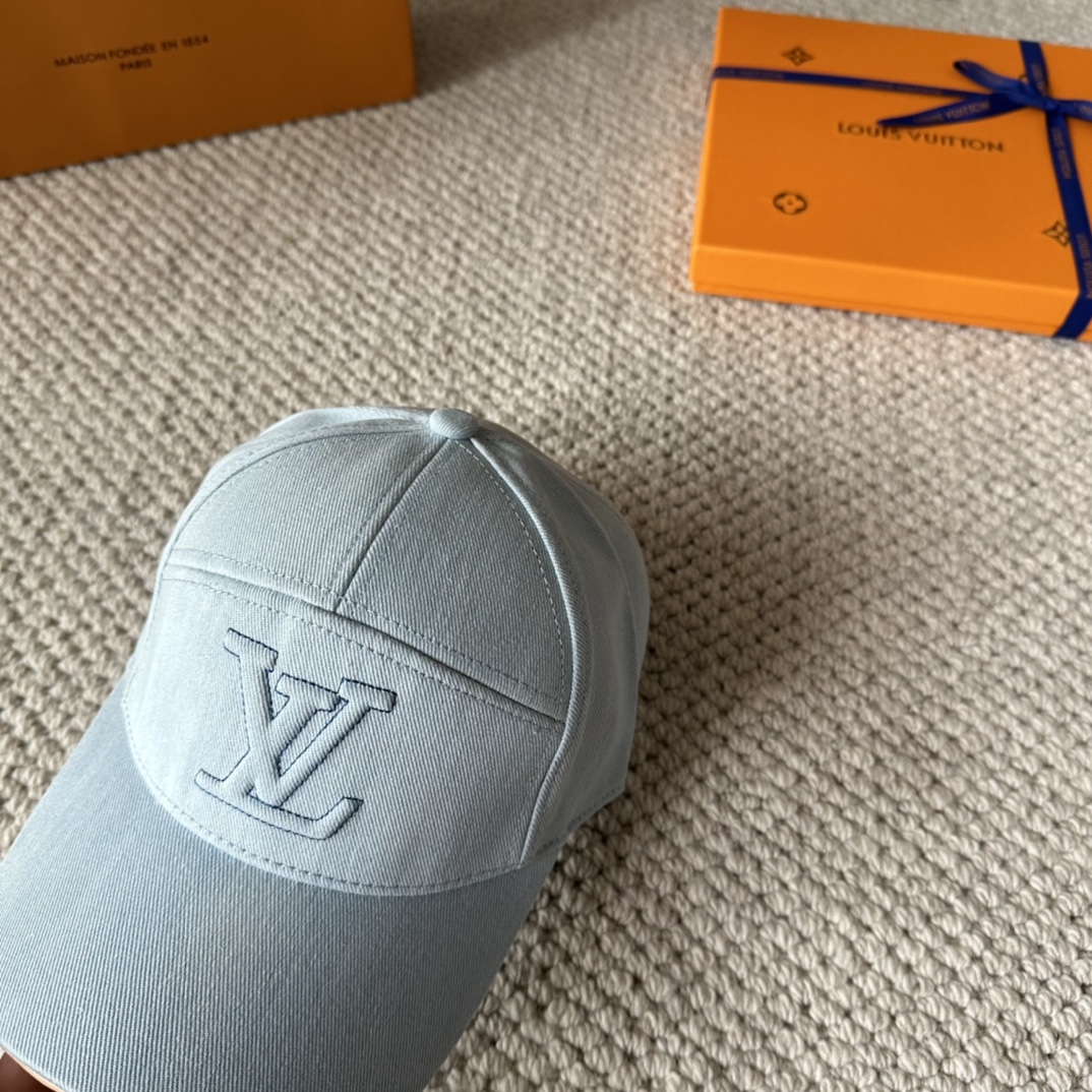 

LV路易威登棒球帽  轻盈透气。完美版型，独家实物拍摄，男女适用