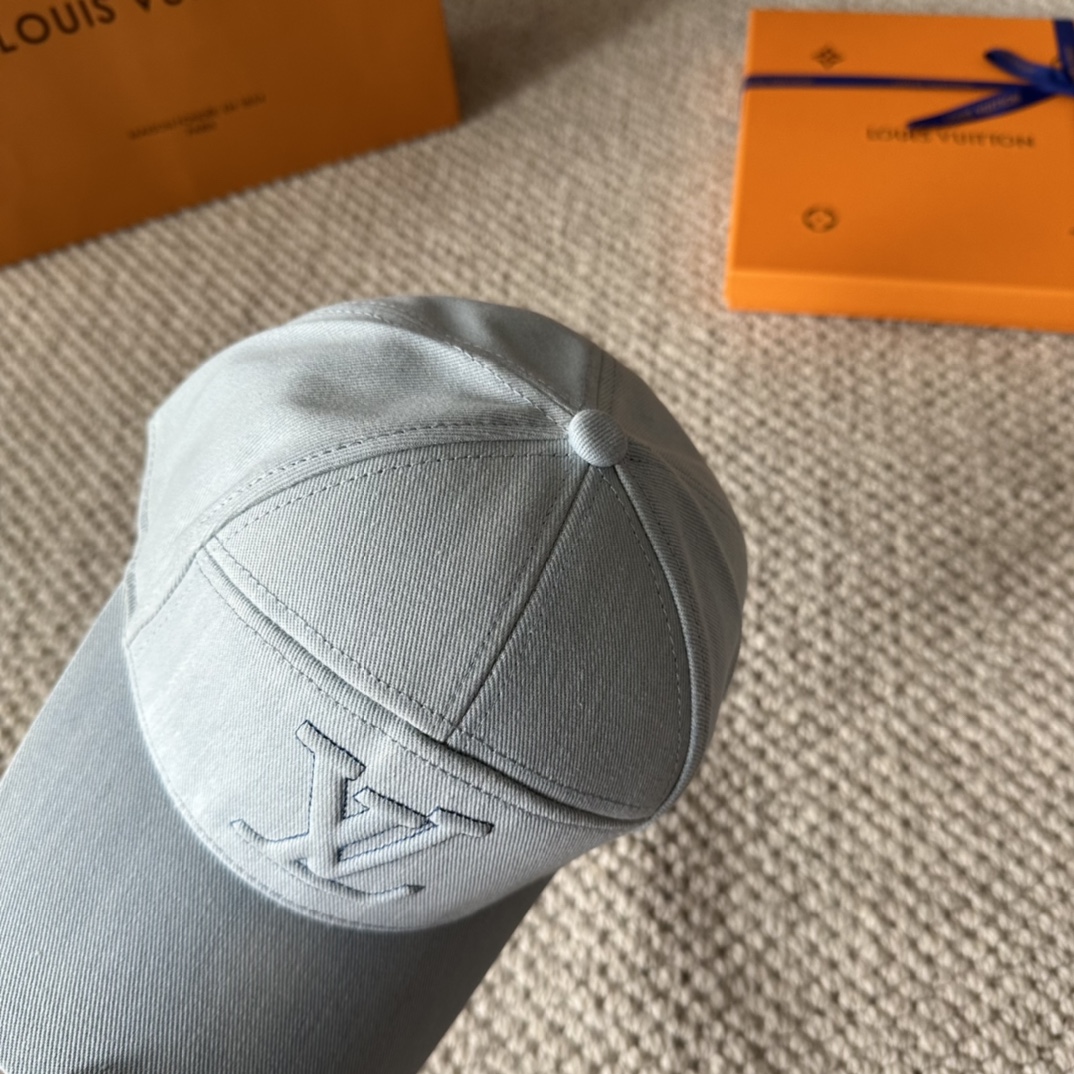 

LV路易威登棒球帽  轻盈透气。完美版型，独家实物拍摄，男女适用