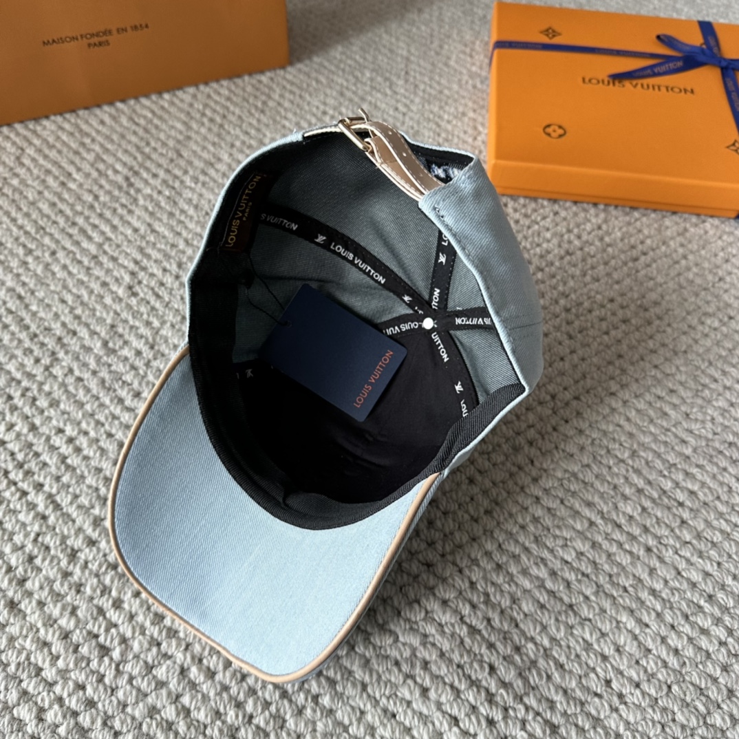 

LV路易威登棒球帽  轻盈透气。完美版型，独家实物拍摄，男女适用