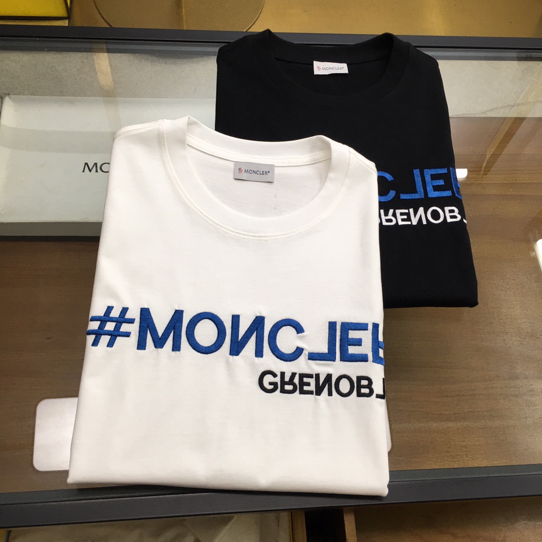 NO:499510,New product [Moncle...] The latest short-sleeved round-neck T-shirt in the first spring and summer counter in 2025, high-end customization, avant-garde and fashionable design!  Brand logo heavy craft design, high-end customized mercerated cloud cotton fabric, soft feel, comfortable to wear, exquisite counter-level car line, fine workmanship, invincible and handsome upper body effect!  A must-have item for handsome men!  The color is shown in the figure. Code number M-3XL, T-shirt,tees, t-shirt,alexander wang19860909新品【Moncle...】 2025春夏首发专柜最新款短袖圆领T恤 高端订制 设计前卫时尚！品牌logo重工艺设计 高端定制丝光云朵棉面料.手感柔软.穿着舒适.专柜级别精致车线.做工精细.上身效果无敌帅气！型男必备单品！ 颜色如图 码数M-3XL,,T-shirt,tees，t-shirt,alexander wang,Men's clothing