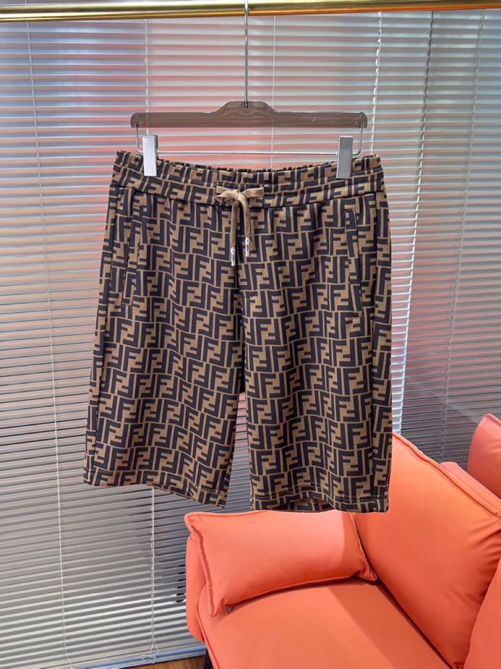 Fendi’s New Summer Collection: Water, Long Structures, Digital Instruments, S-XXL Sizes - 图片 1