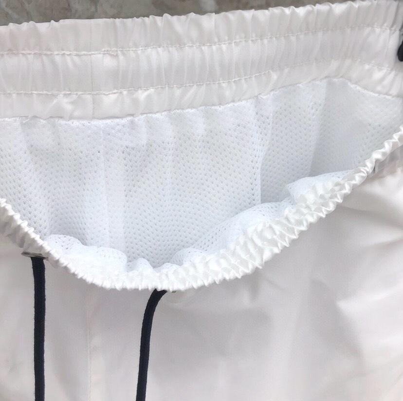 Title: THOM BROWNE TB Classic Four-Barred Sandal Shorts Overview Summary: P528 Thom Browne shorts with four-barred design available in gray, Tibetan cyan, white, and - 图片 5