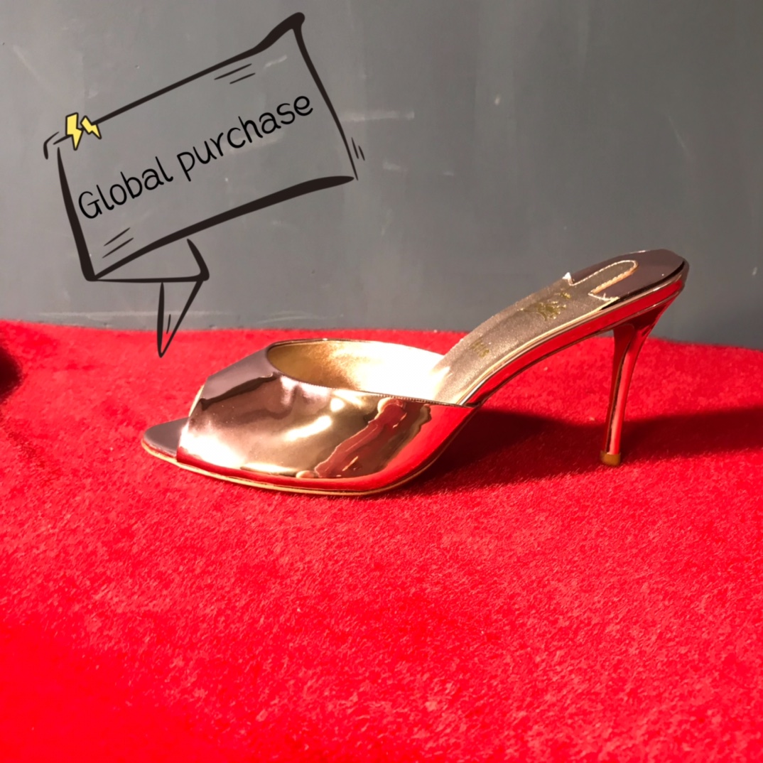 NO:337278,High-end custom sandals spring and summer series!  H10Cm, size 34-42. Customized leather large sole. No return or exchange.-1. Light pink metal mirror, champagne gold metal sheepskin, official website synchronization Standard European code Reference:-1 Color:pink/gold Material:cowhide Lining:goat leather Heel height:10Cm Sole:leather sole Size:EUR 34-42 (US 4-11):,,christian louboutin,sandals,sheepskin,Leather soles19860909高端订制 凉鞋春夏系列！ H10Cm,尺码34-42码.真皮大底订制款.不退不换.-1.浅粉金属镜面,香槟金金属羊皮里,官网同步 标准欧码 Reference:-1 Color:pink/gold Material:cowhide Lining:goat leather Heel heigh:10Cm Sole:leather sole Size:EUR 34－42（US 4一11) :,,christian louboutin,sandals,sheepskin,Leather soles,Women's Shoes