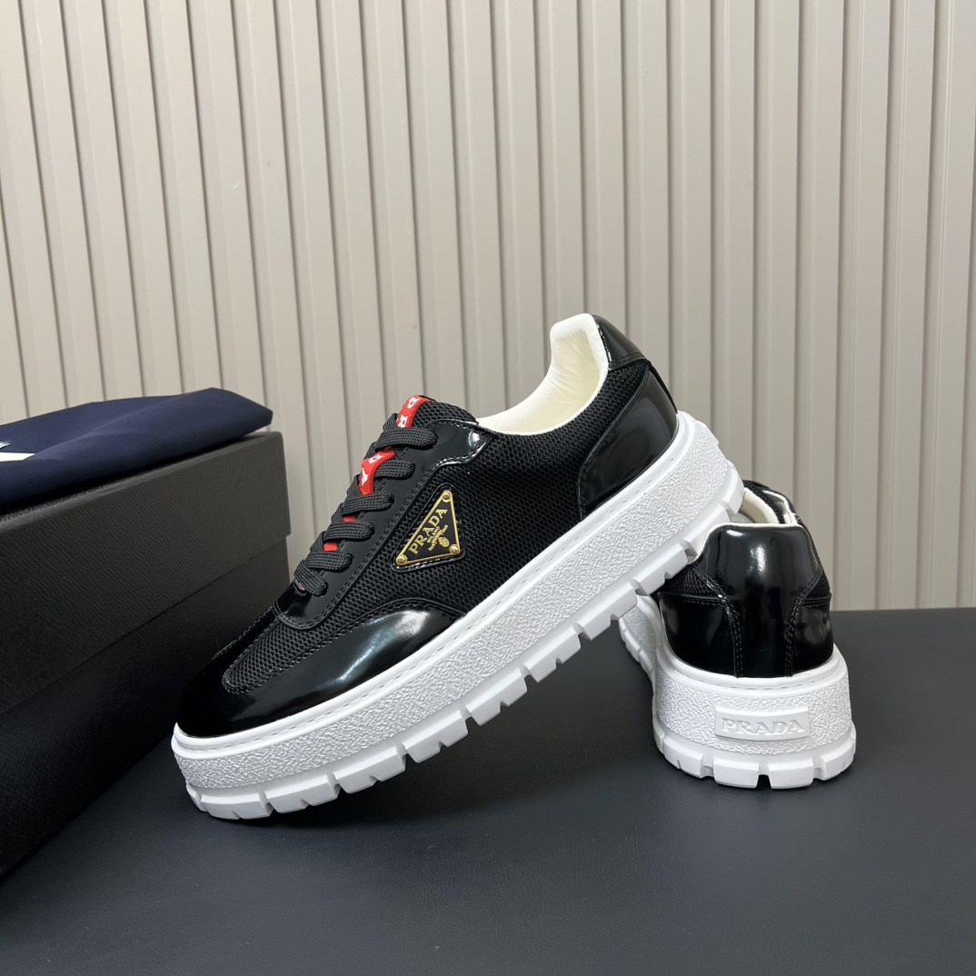 Prada Men's Sneakers in Leather and Mesh with Iconic Triangle Logo 8 i1754696915 2805 6