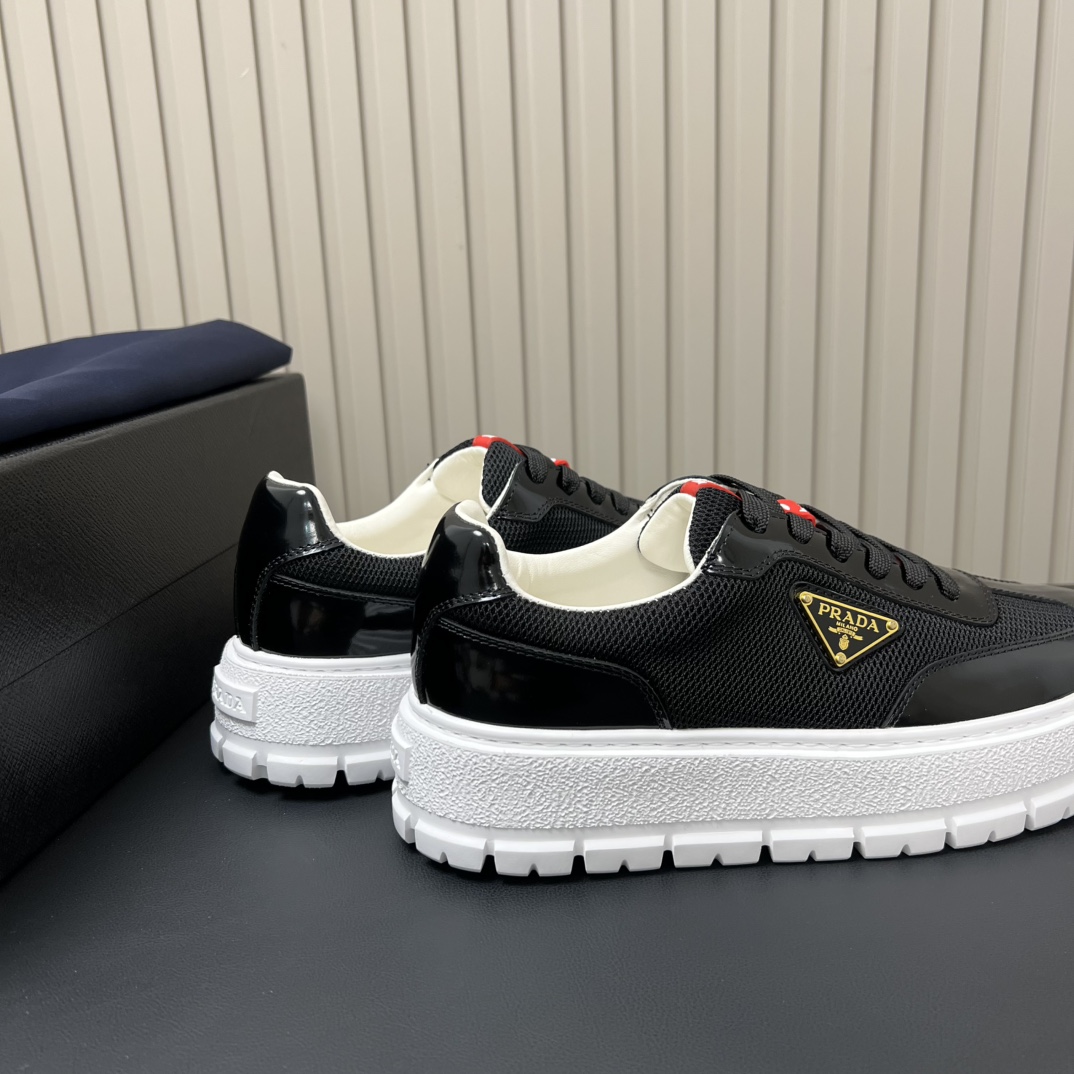 Prada Men's Sneakers in Leather and Mesh with Iconic Triangle Logo 7 i1754696915 66 5