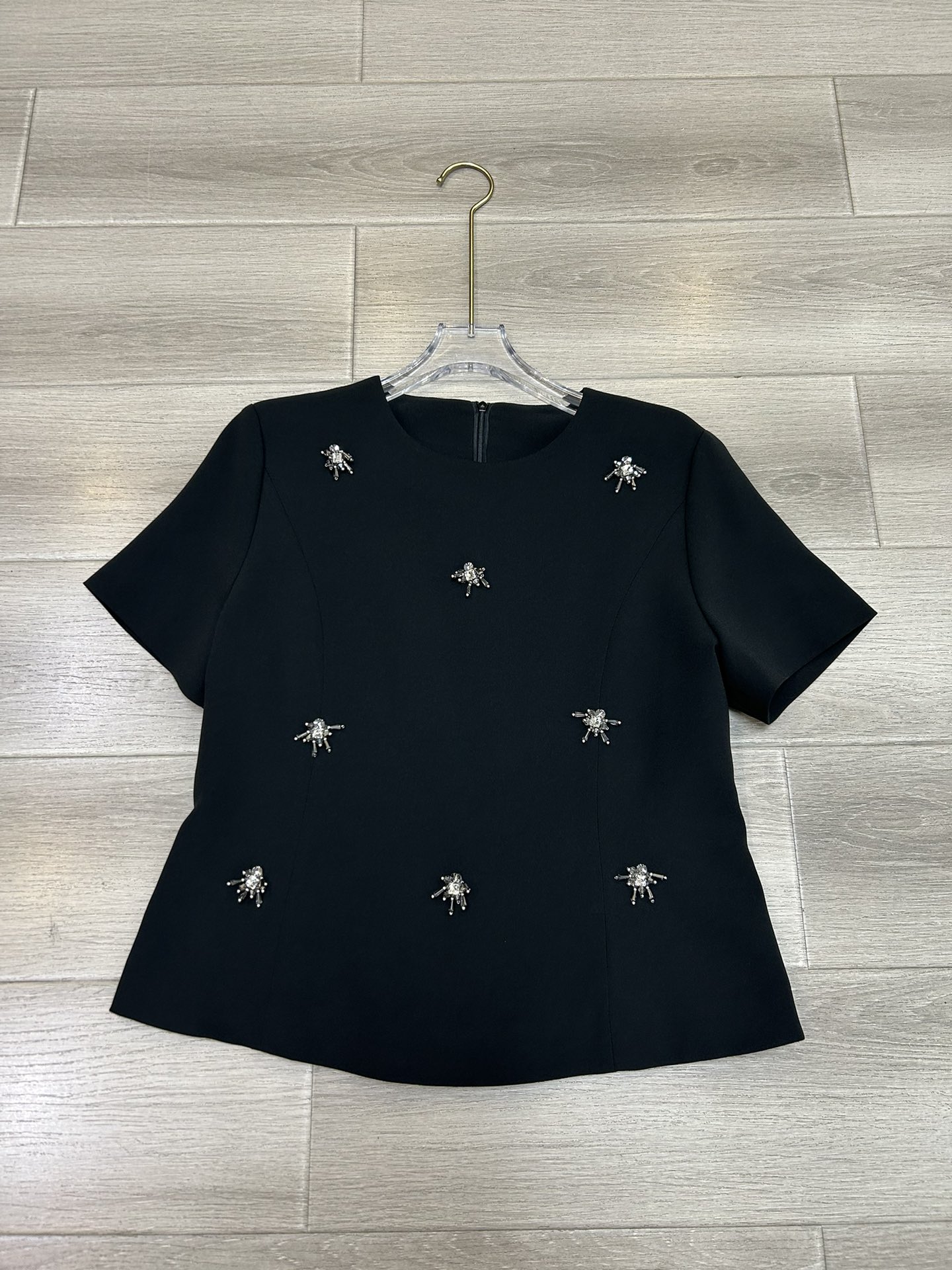 High-End Quality Women’s Suit with Blouse, Nail Art, and Aphrodisiac Hand Cream – Sizes S-XL - 图片 3