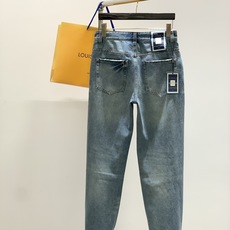 ,LouisVuitton 路易威登,2026秋季最新款,专柜同步有售,原单狠货,时尚休闲牛仔裤,上身很有特点!吸睛而有 ,LouisVuitton 路易威登,2026秋季最新款,专柜同步有售,原单狠货,时尚休闲牛仔裤,上身很有特点!吸睛而有