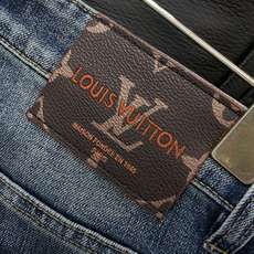 ,LouisVuitton 路易威登,2026秋季最新款,专柜同步有售,原单狠货,时尚休闲牛仔裤,上身很有特点!吸睛而有 ,LouisVuitton 路易威登,2026秋季最新款,专柜同步有售,原单狠货,时尚休闲牛仔裤,上身很有特点!吸睛而有