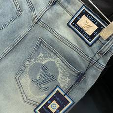 ,LouisVuitton 路易威登,2026秋季最新款,专柜同步有售,原单狠货,时尚休闲牛仔裤,上身很有特点!吸睛而有 ,LouisVuitton 路易威登,2026秋季最新款,专柜同步有售,原单狠货,时尚休闲牛仔裤,上身很有特点!吸睛而有