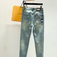,LouisVuitton 路易威登,2026秋季最新款,专柜同步有售,原单狠货,时尚休闲牛仔裤,上身很有特点!吸睛而有 ,LouisVuitton 路易威登,2026秋季最新款,专柜同步有售,原单狠货,时尚休闲牛仔裤,上身很有特点!吸睛而有