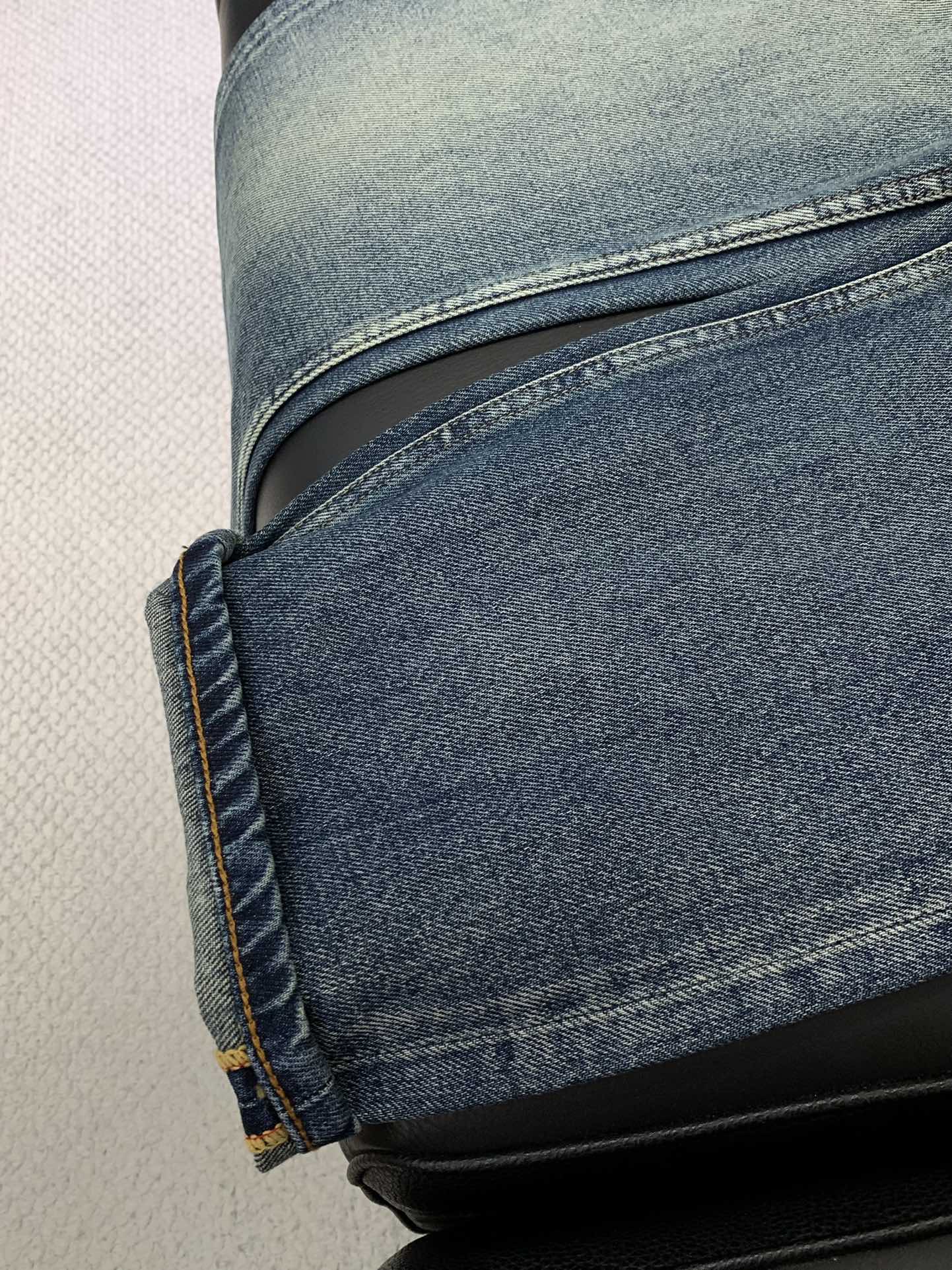 “Dior Fall 2025 New Products: Fashionable Water-Washing Jeans and Top-Class Embellishments” - 图片 6