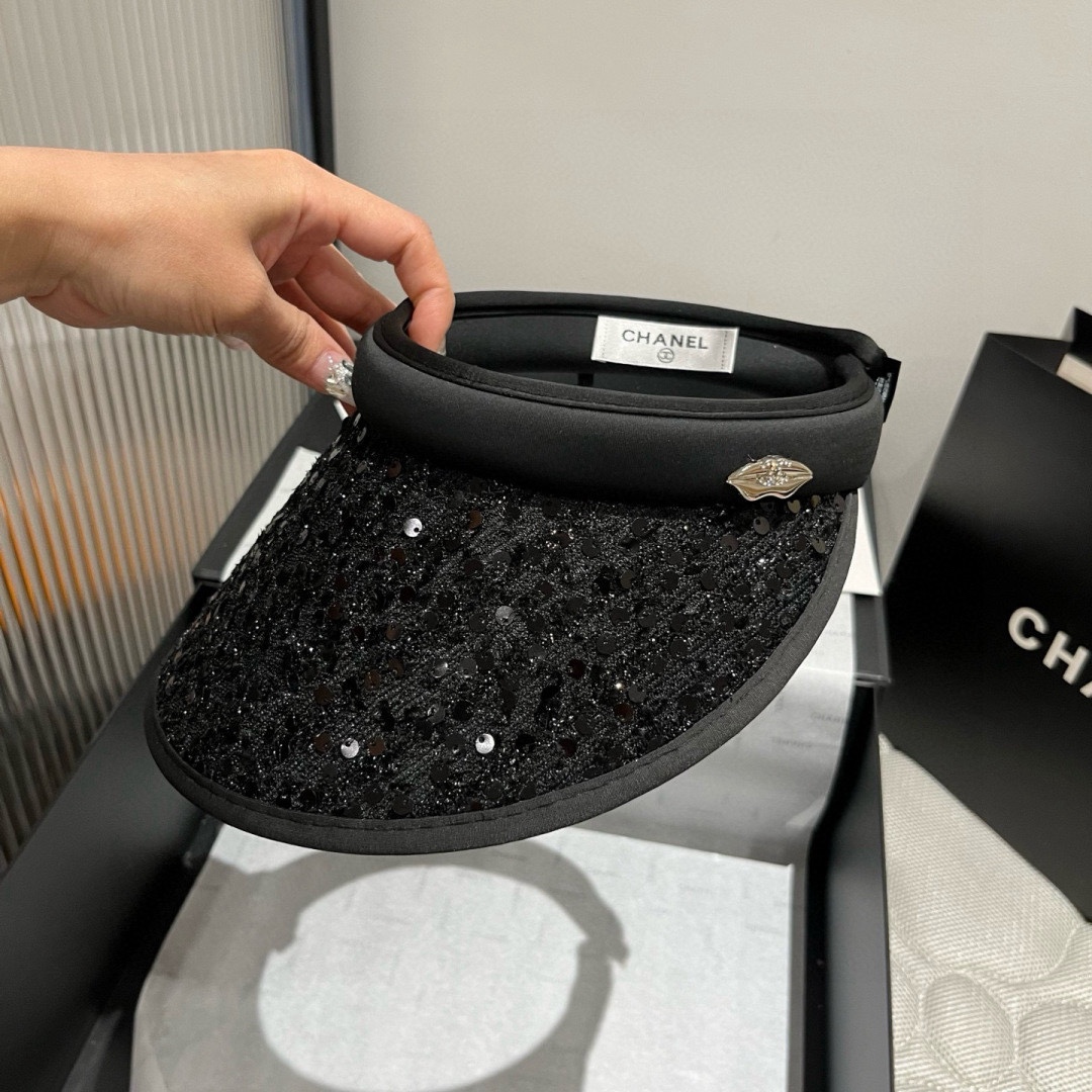 🆕

Chanel香奈儿珠片发箍，遮阳空顶帽