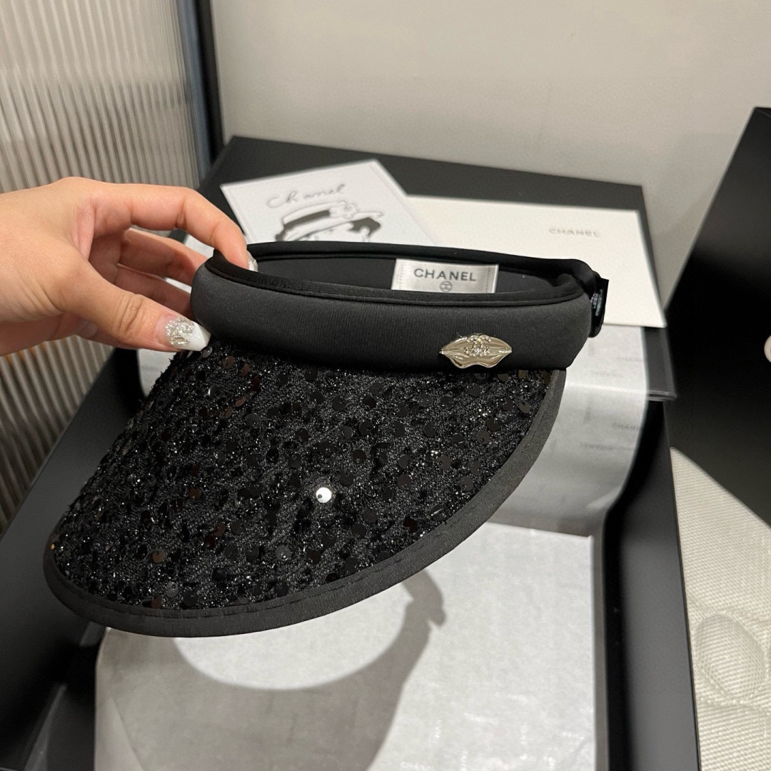 🆕

Chanel香奈儿珠片发箍，遮阳空顶帽