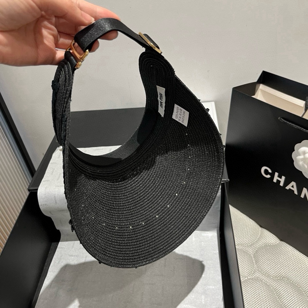 🆕

缪缪miumiu空顶发箍遮阳帽