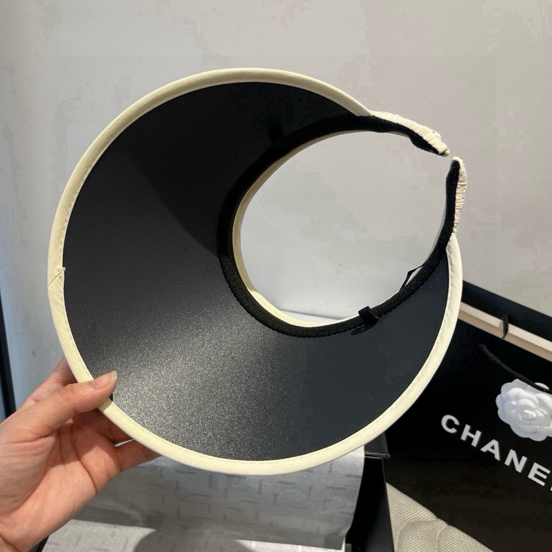 🆕

缪缪miumiu空顶发箍遮阳帽