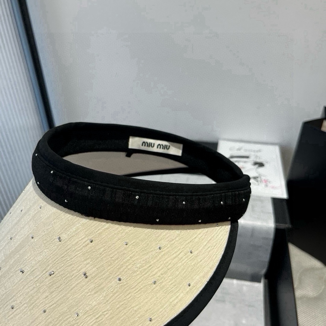 🆕

缪缪miumiu空顶发箍遮阳帽