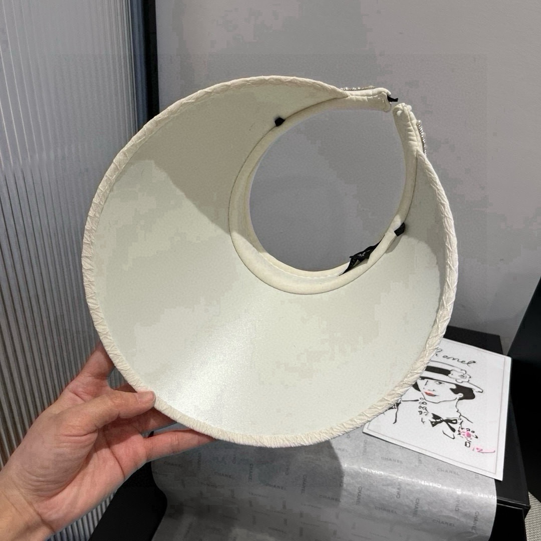 🆕

缪缪miumiu空顶发箍遮阳帽