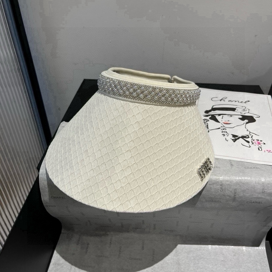 🆕

缪缪miumiu空顶发箍遮阳帽