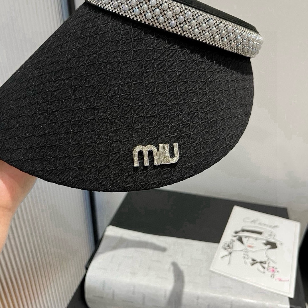 🆕

缪缪miumiu空顶发箍遮阳帽