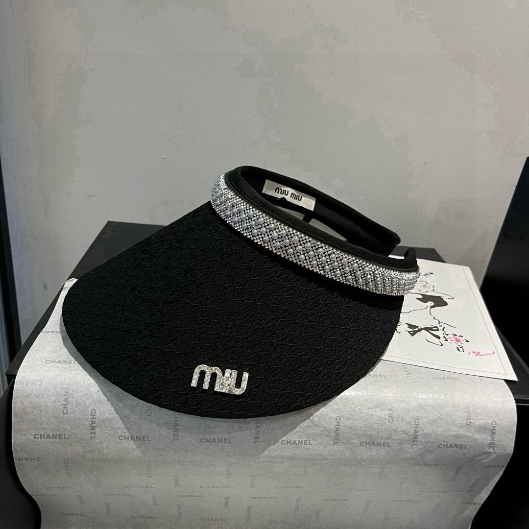 🆕

缪缪miumiu空顶发箍遮阳帽