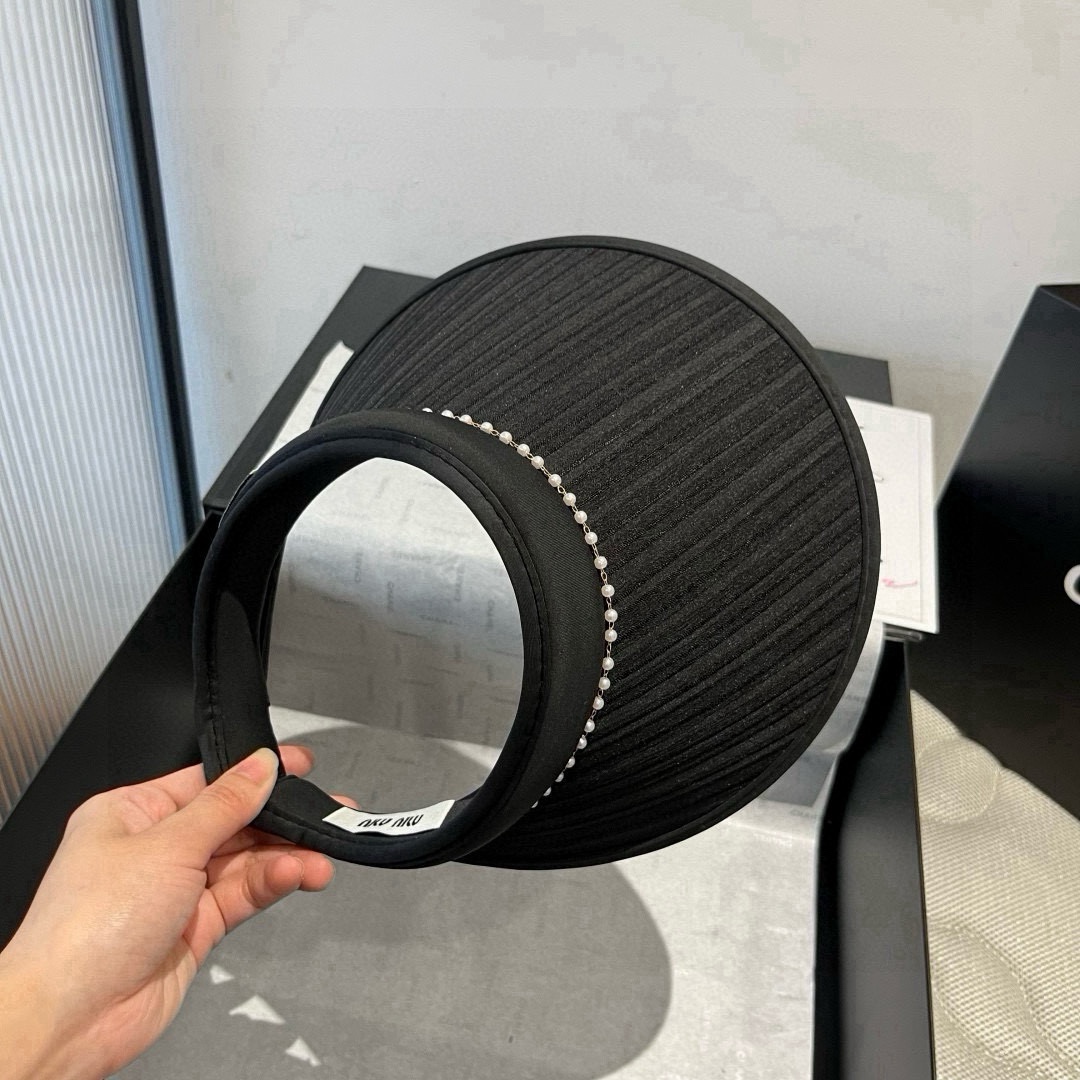 🆕

缪缪miumiu空顶发箍遮阳帽