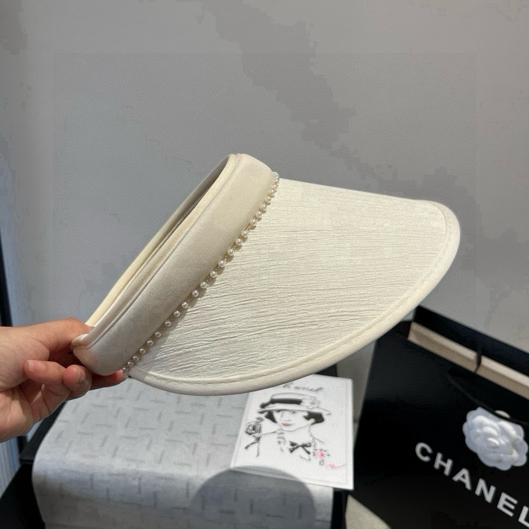 🆕

缪缪miumiu空顶发箍遮阳帽