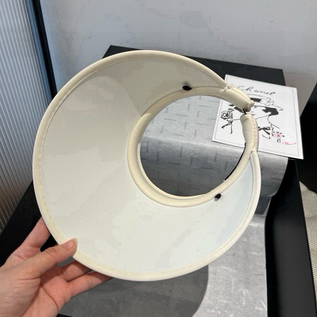 🆕

缪缪miumiu空顶发箍遮阳帽